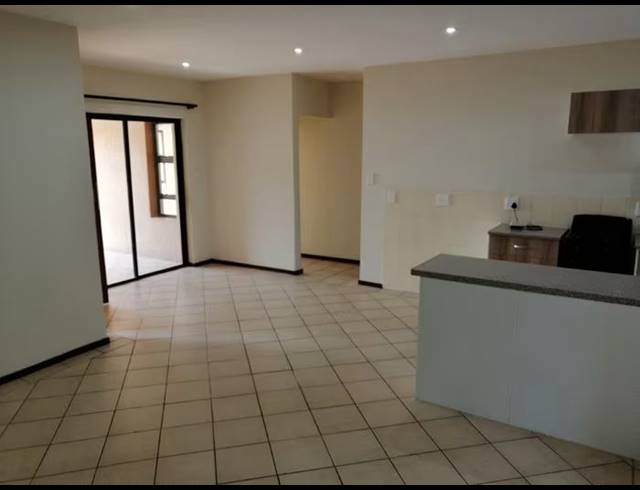 2 BEDROOM TOWNHOUSE FOR SALE IN SUNNYROCK